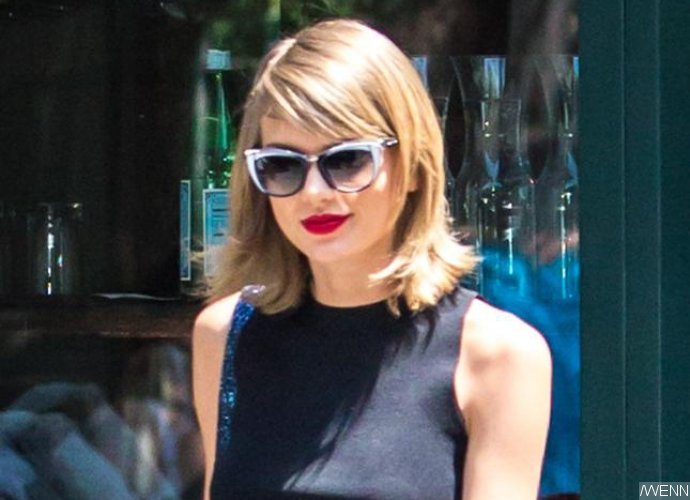 Is Taylor Swift Smuggled Out of Her Apartment in a Huge Suitcase?