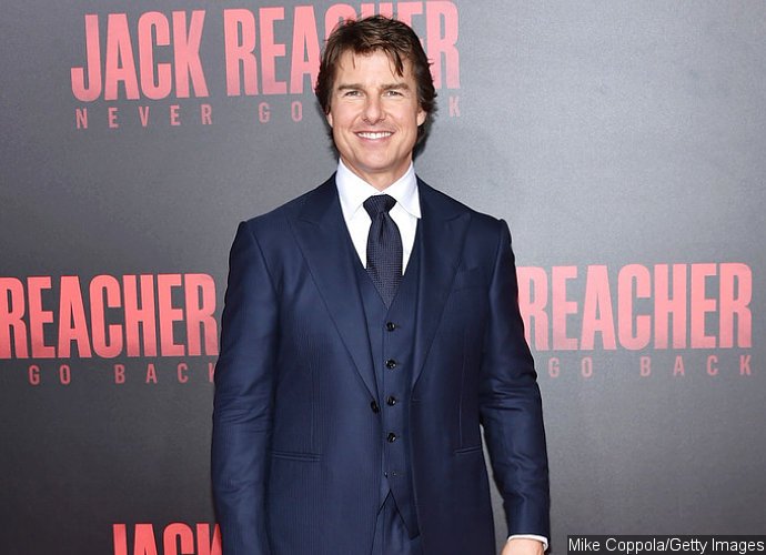 Tom Cruise Welcomed by Screaming Fans at 'Jack Reacher: Never Go Back' Louisiana Premiere