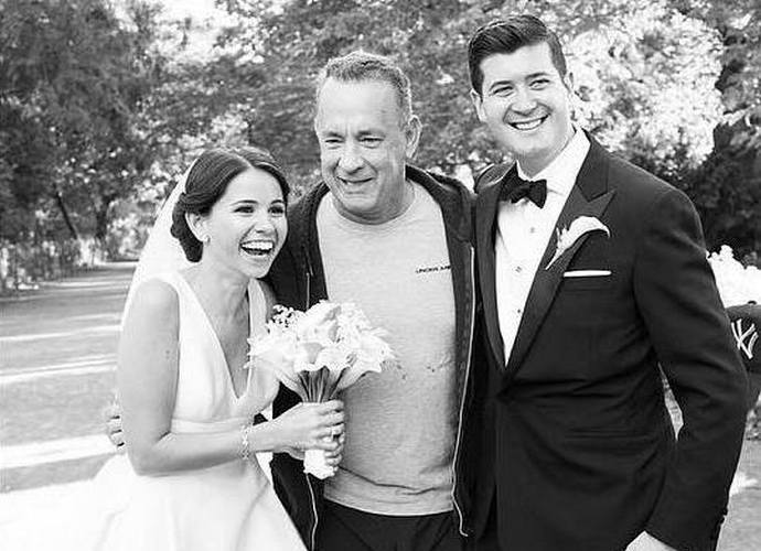 Tom Hanks Crashes Wedding Photo Shoot at Central Park