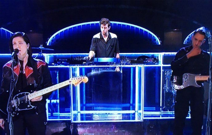 Video: The xx Performs on 'Saturday Night Live'