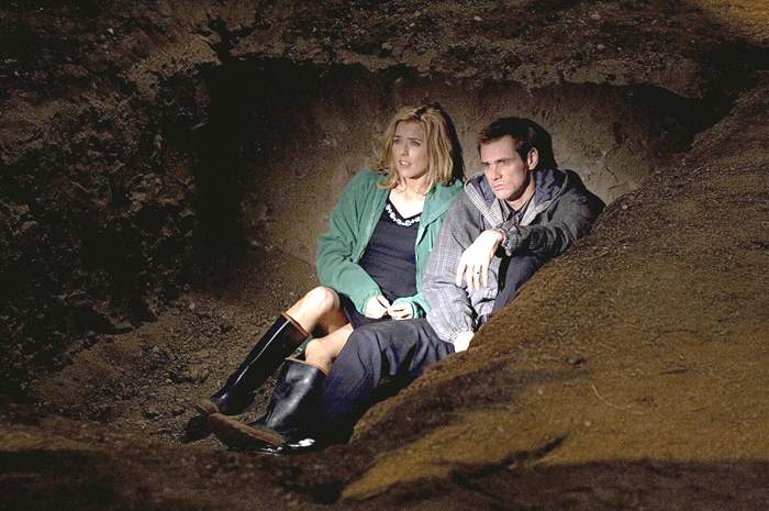 Tea Leoni and Jim Carrey in Columbia Pictures' Fun with Dick and Jane (2005)