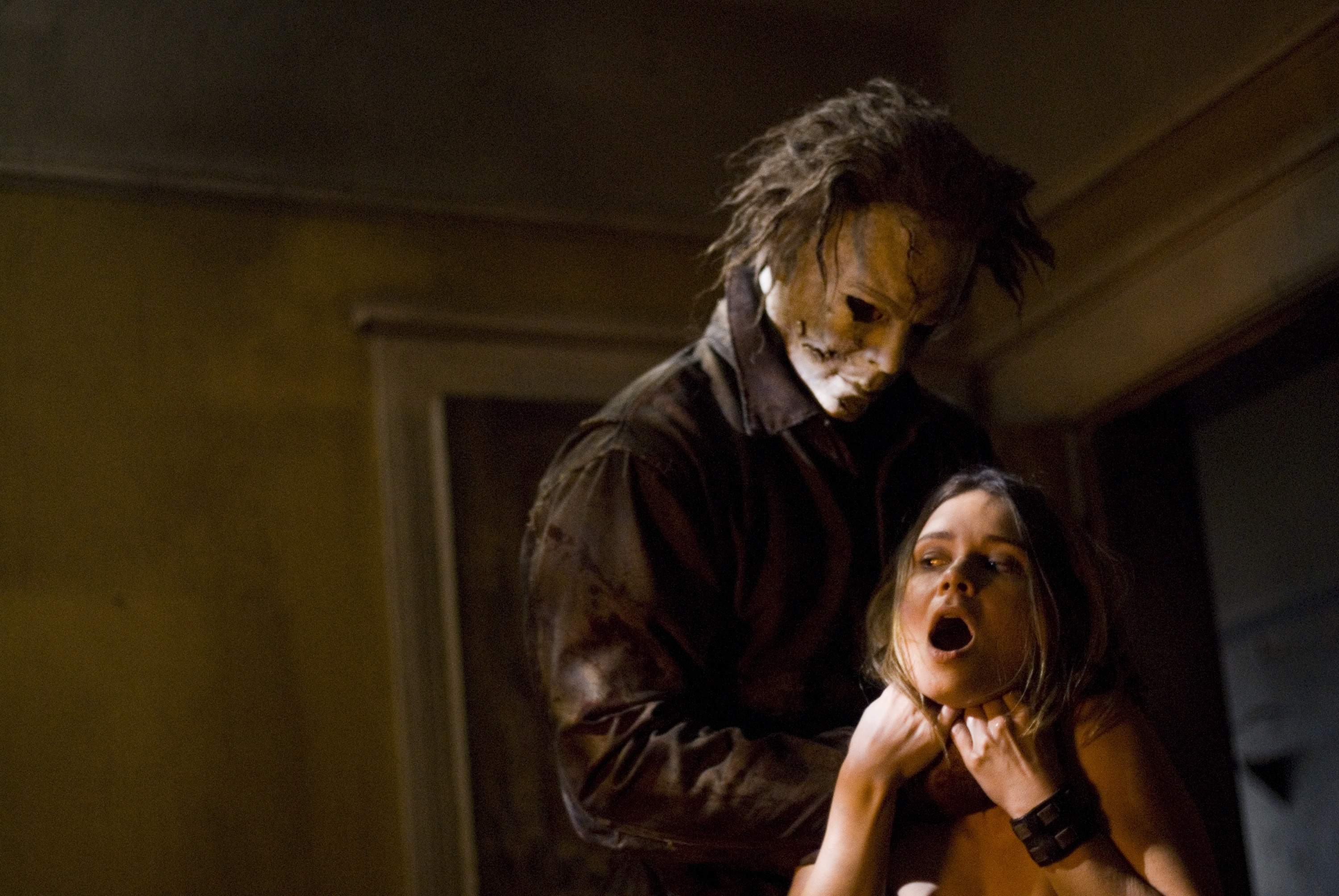 Kristina Klebe as Lynda and Tyler Mane as Michael Myers in MGM/Dimension Films' Halloween (2007)