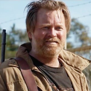 Anthony Hayes stars as Vic in Netflix' Cargo (2018)