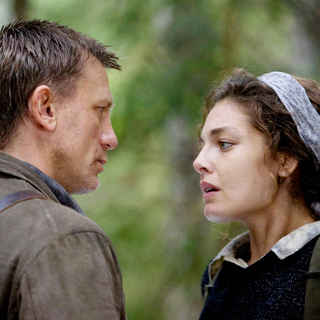 Daniel Craig stars as Tuvia Bielski and Alexa Davalos stars as Lilka in Paramount Vantage's Defiance (2009). Photo credit by Karen Ballard.