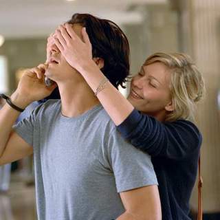 Kirsten Dunst and Orlando Bloom in Paramount Pictures' ELIZABETHTOWN (2005)