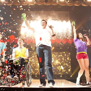 Chord Overstreet, Kevin McHale, Cory Monteith, Lea Michele in The 20th Century Fox' Glee: The 3D Concert Movie (2011)