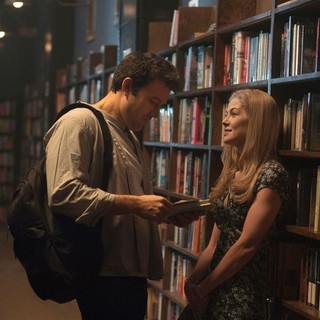 Ben Affleck stars as Nick Dunne and Rosamund Pike stars as Amy Dunne in 20th Century Fox's Gone Girl (2014)