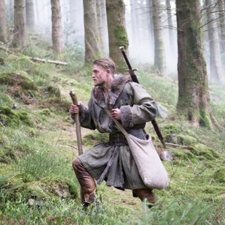 Charlie Hunnam stars as King Arthur in Warner Bros. Pictures' King Arthur: Legend of the Sword (2017)