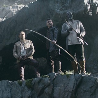 Charlie Hunnam, Aidan Gillen and Djimon Hounsou in Warner Bros. Pictures' King Arthur: Legend of the Sword (2017)