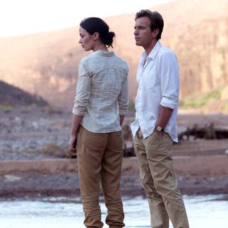 Emily Blunt stars as Harriet Chetwode-Talbot and Ewan McGregor stars as Fred Jones in CBS Films' Salmon Fishing in the Yemen (2012)