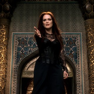 Julianne Moore stars as Mother Malkin in Universal Pictures' Seventh Son (2015)