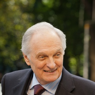 Alan Alda stars as Arthur Shaw in Universal Pictures' Tower Heist (2011)