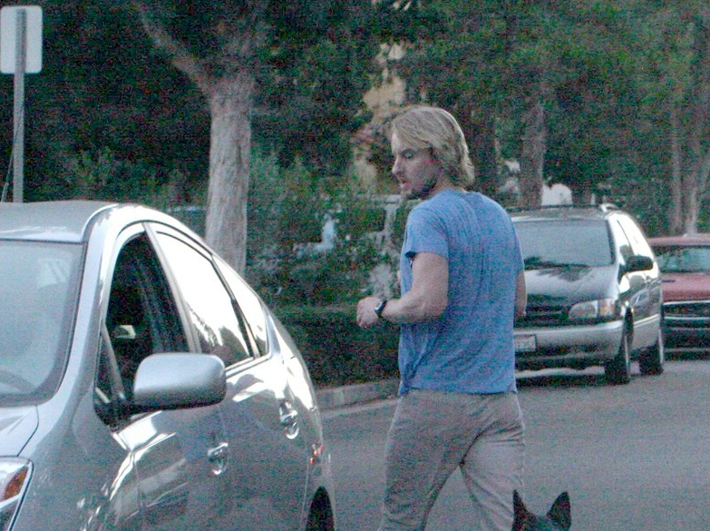 The First Pictures of Owen Wilson Post Suicide Attempt