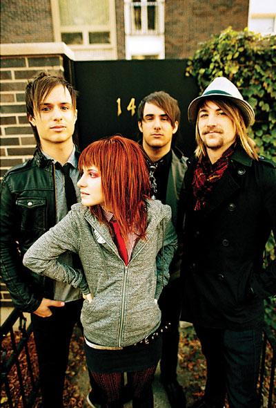Paramore to Shoot a Video Despite Breaking Up Rumors