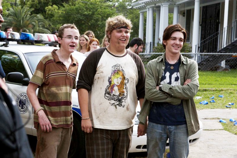Outrageous Red Band Trailer of Drake Bell's 'College'