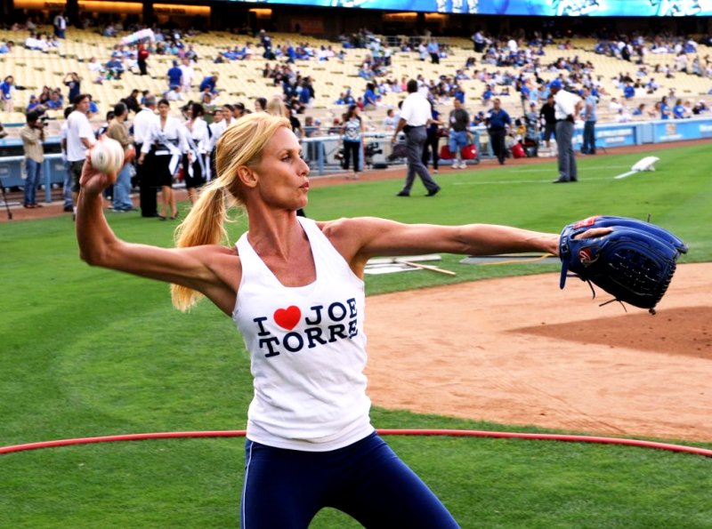 Nicollette Sheridan Throws Out First Pitch at Dodgers Game, the Pics