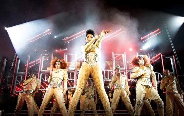 Behind the First Day of Janet Jackson's 'Rock Witchu' Tour