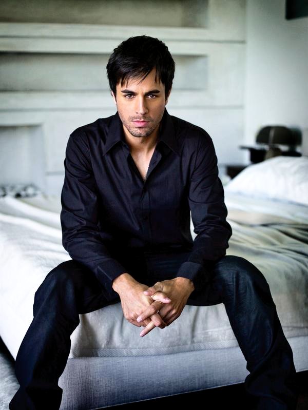 Video Premiere: Enrique Iglesias' 'Away'