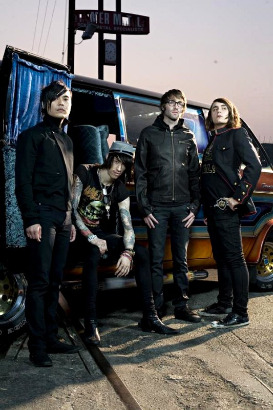 Video Premiere: Metro Station's 'Seventeen Forever'