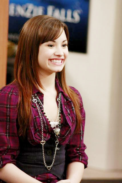 New Promos of Demi Lovato's 'Sonny with a Chance'