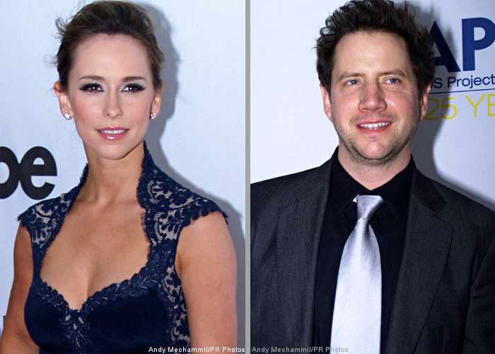 Jennifer Love Hewitt Reportedly Dating TV Co-Star Jamie Kennedy