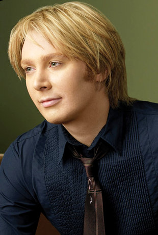 New Sneak Peek of Clay Aiken in 'America's Next Top Model'