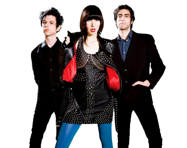 Yeah Yeah Yeahs' 'Heads Will Roll' Music Video