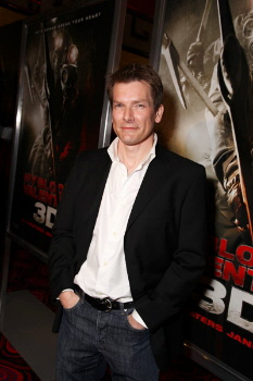 Patrick Lussier in Talks for 'Halloween 3D'