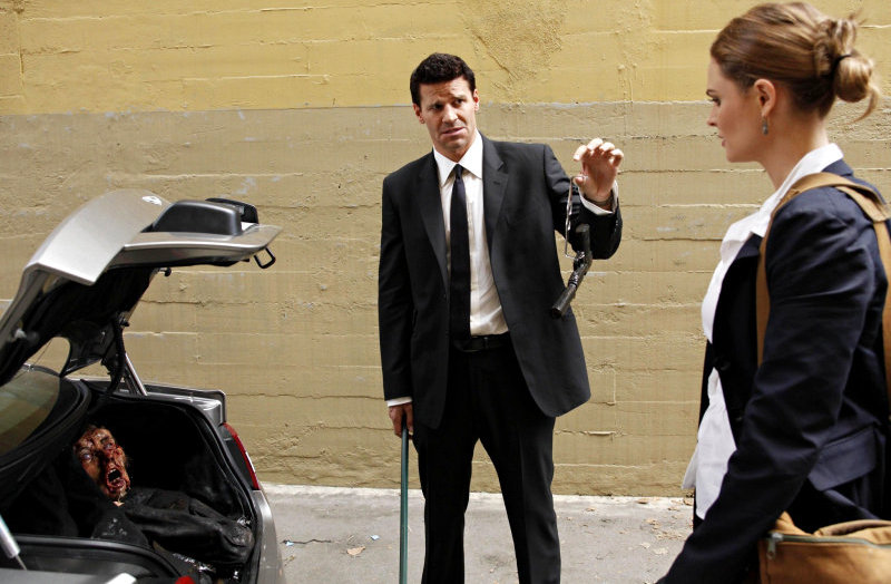 Preview of 'Bones' 5.02: Murder by Bond Scale