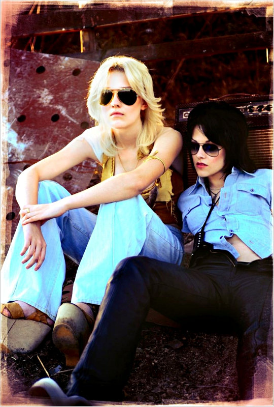 Dakota Fanning and Kristen Stewart's Steamy Scene to 'Cause Explosion'
