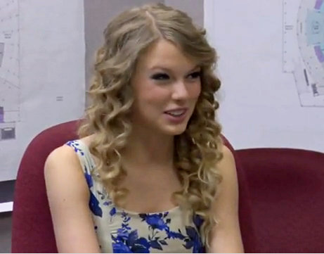 Taylor Swift Is a Nerd in ACM Vote Campaign Video
