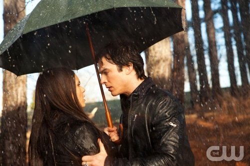 'Vampire Diaries' 1.17 Clips: Let the Right One In