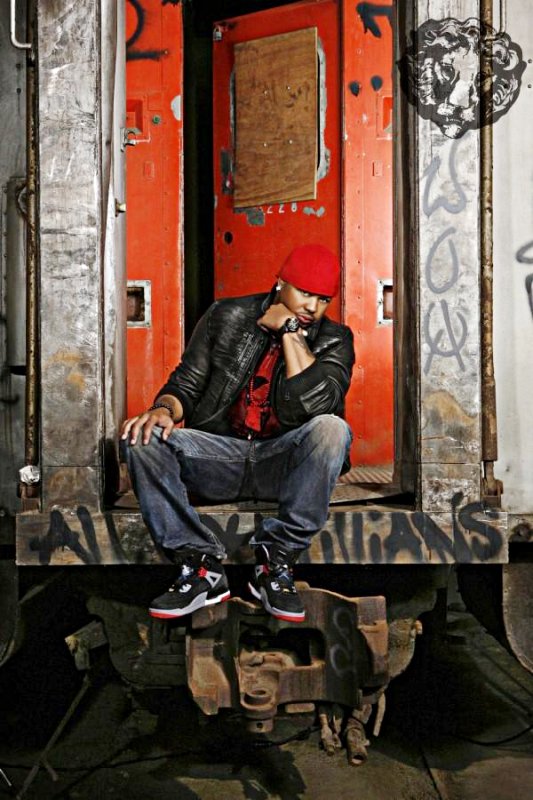 The-Dream's 'Make Up Bag' Music Video Feat. T.I.