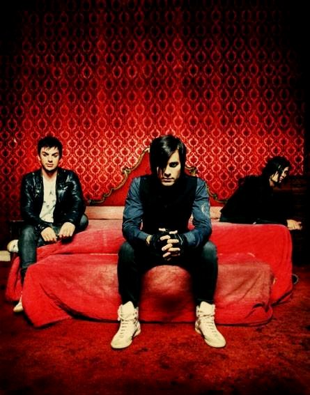 30 Seconds to Mars Pump Up the Crowd in 'Closer to the Edge' Music Video
