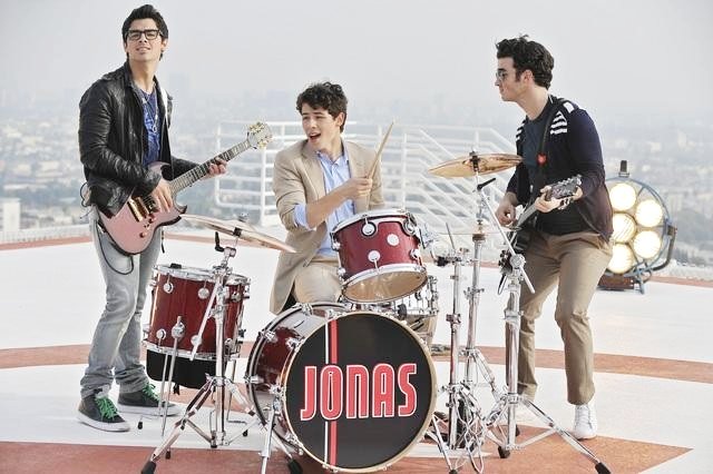 New Promo of 'JONAS L.A.': The House Party
