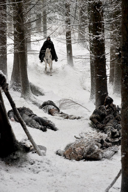 First Glimpse at 'Game of Thrones' via Teaser