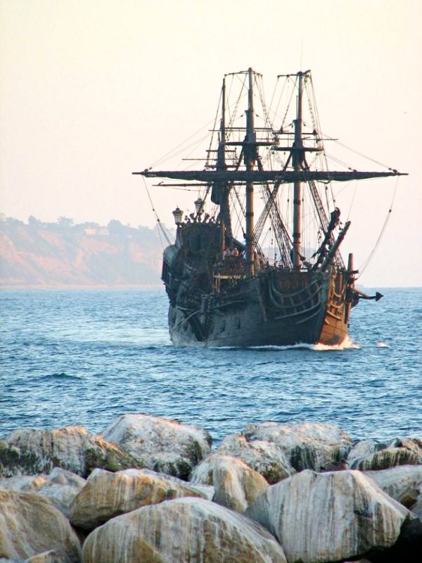 First Pics of Johnny Depp On Set of 'Pirates of the Caribbean: On Stranger Tides'