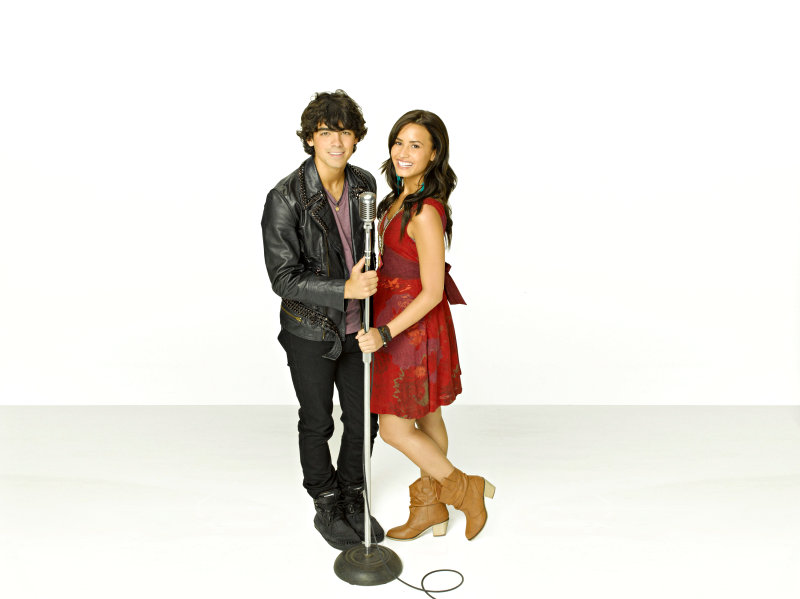 Sneak Peek to Joe Jonas and Demi Lovato's 'Wouldn't Change a Thing' Video