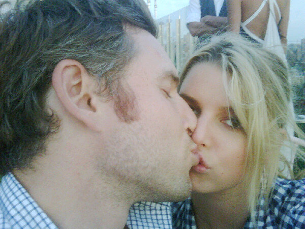 Jessica Simpson Tweets Pic of Herself Smooching Beau Eric Johnson