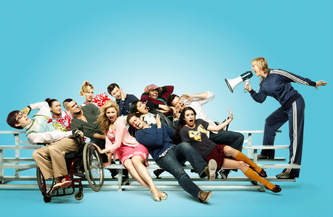 'Glee' Photo Shoot for Season 2 Exposed