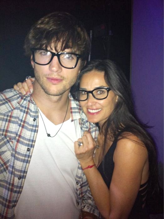 Demi Moore Dirty Dancing With Snoop Dogg in Front of Ashton Kutcher