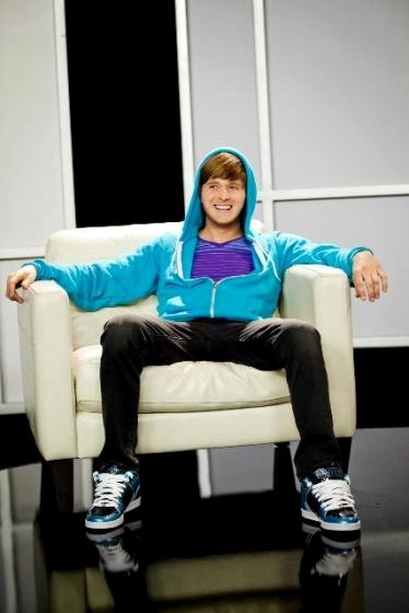 Picture: Michael Buble Channels Justin Bieber for 'Hollywood' Video Shoot