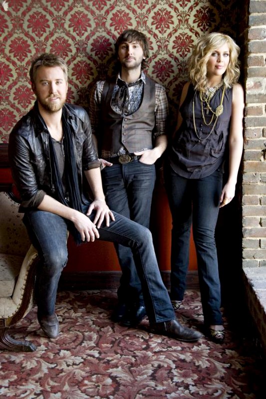 Video Premiere: Lady Antebellum's 'Hello World'