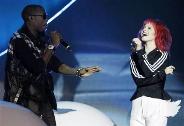 2010 MTV EMAs: B.o.B Collaborating With Hayley Williams