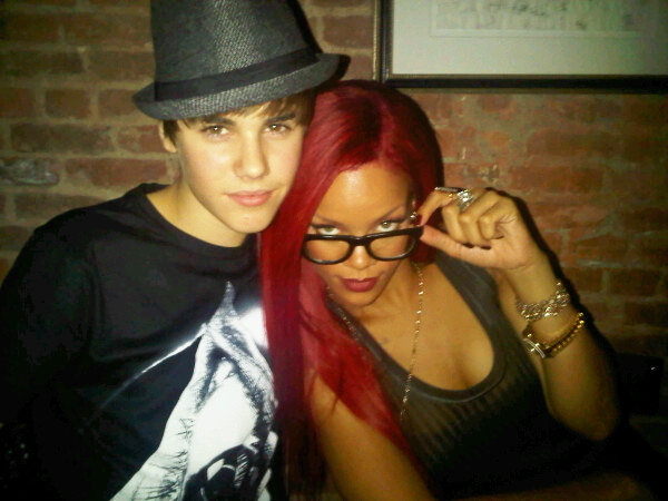 Rihanna: Justin Bieber Flashed Me His Lil 6 Pack Abs