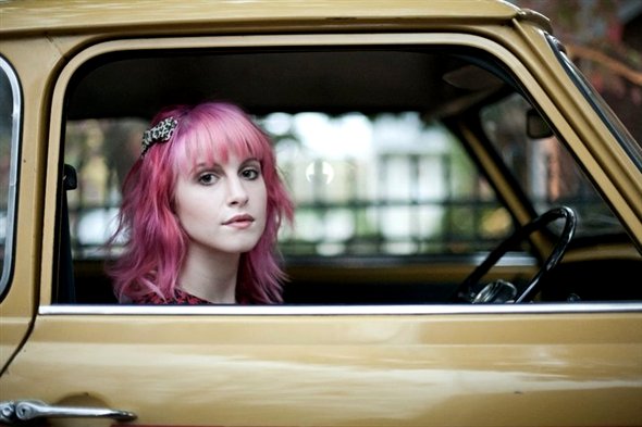 Paramore's 'Playing God' Video: Hayley Williams Kidnaps Her Bandmates