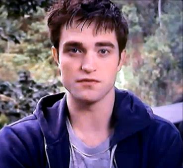 Robert Pattinson Taped Video Message to Thank Fans for His Honors