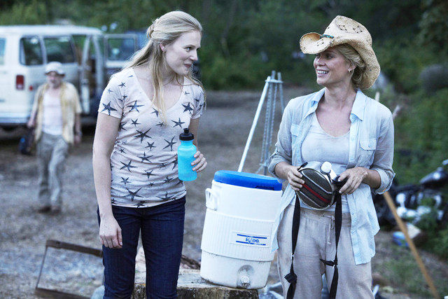 'The Walking Dead' Sneak Peek of 'Wildfire'