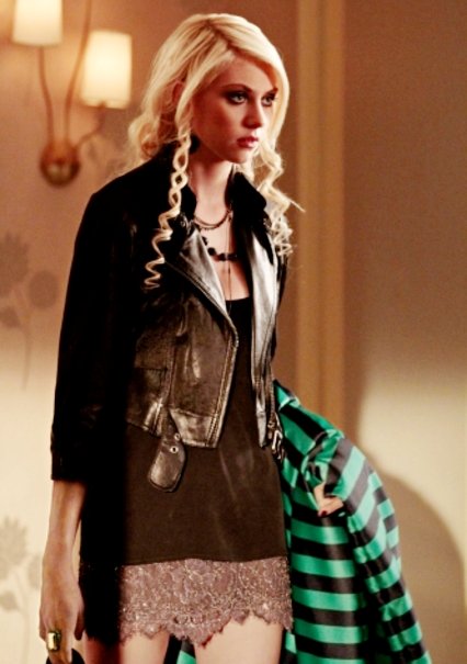 'Gossip Girl' Cuts Taylor Momsen's Airtime and Brings Someone New