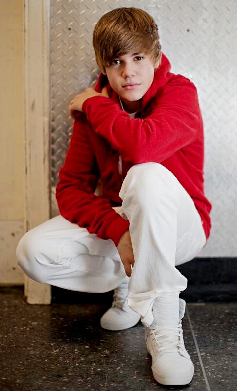 Justin Bieber's Official Music Video for 'Pray' Debuted